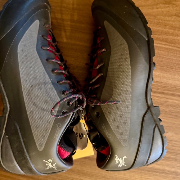 NWT Women’s Arc'teryx Acrux FL GTX approach shoe. - Picture 4 of 7
